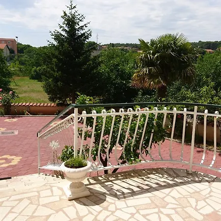 Countryside Family Retreat Σίμπενικ